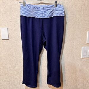 Crown and Ivy, navy blue Capri workout pants, size L